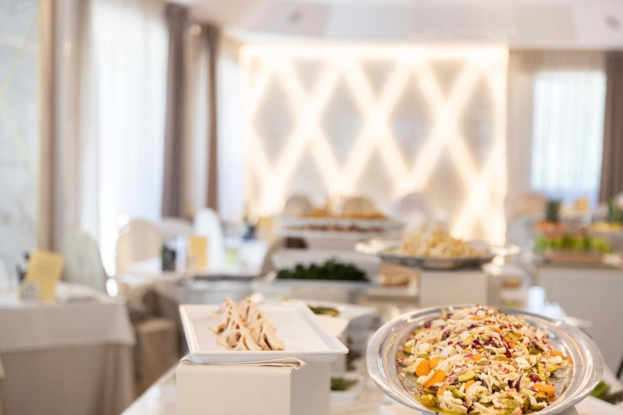 Hotel Feldberg Riccione Eksteriør bilde