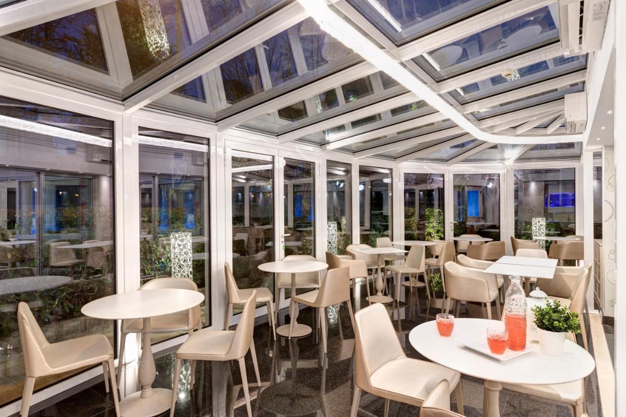 Hotel Feldberg Riccione Eksteriør bilde