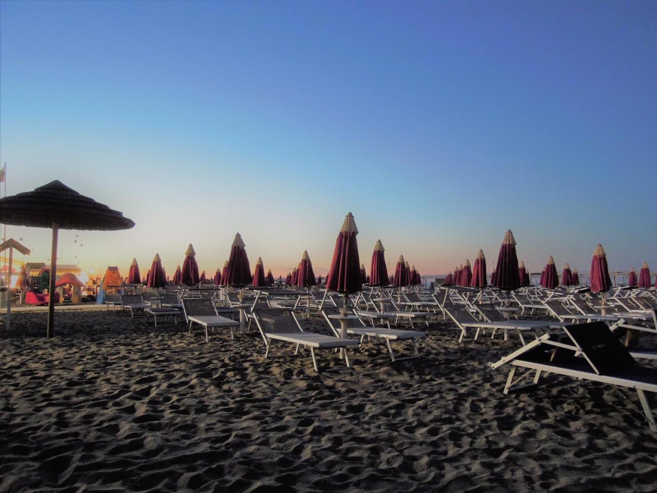Hotel Feldberg Riccione Eksteriør bilde